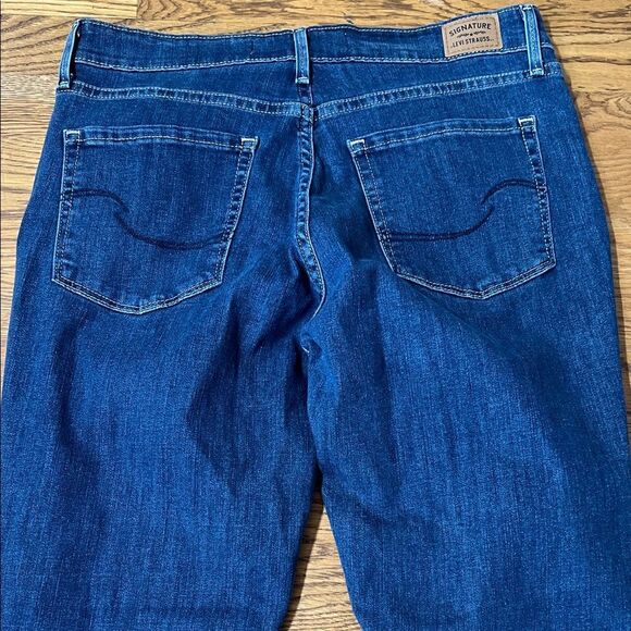 Signature Levi Strauss Midrise Bootcut Blue Women's Jeans 29/32 - Picture 3 of 8